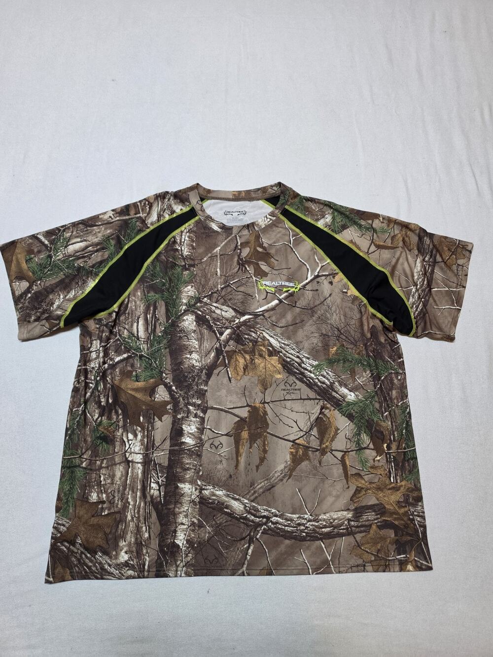 Realtree Men's XXL Camo Hunting Shirt Short Sleeve Performance Stretch Athletic